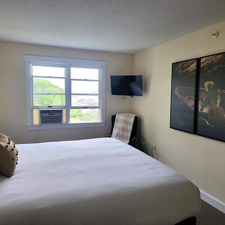 East Wind Inn & Suites Tenants Harbor Екстериор снимка