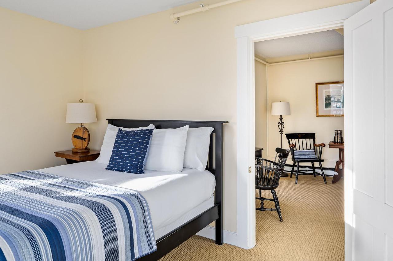 East Wind Inn & Suites Tenants Harbor Екстериор снимка
