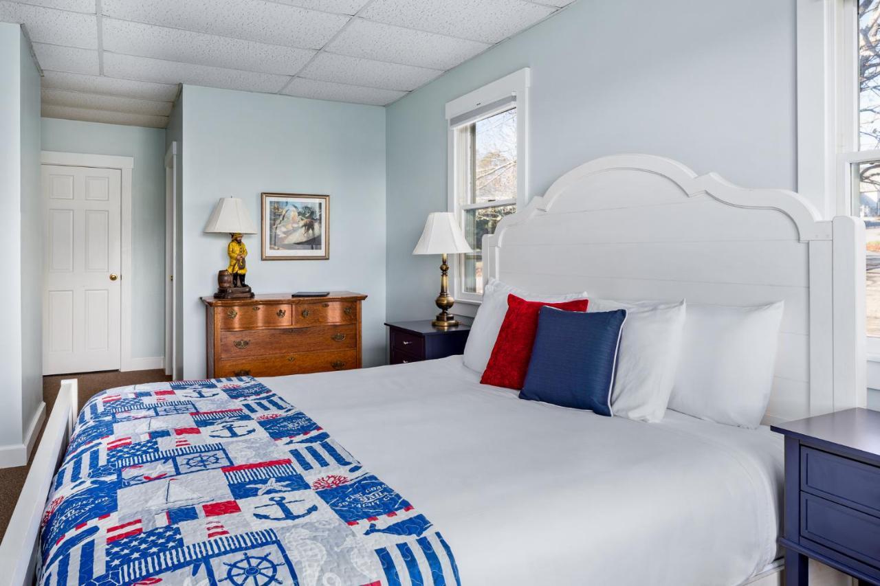 East Wind Inn & Suites Tenants Harbor Екстериор снимка
