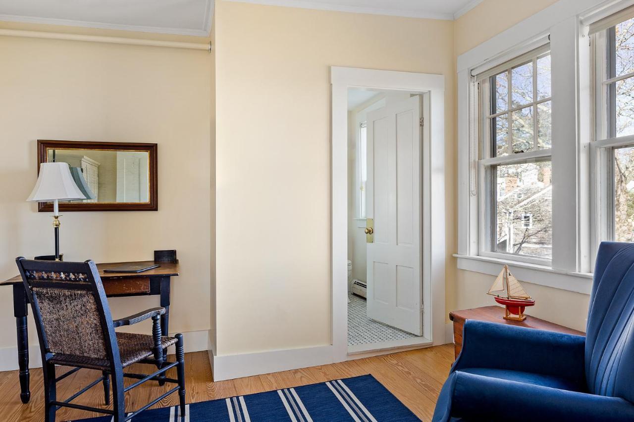 East Wind Inn & Suites Tenants Harbor Екстериор снимка