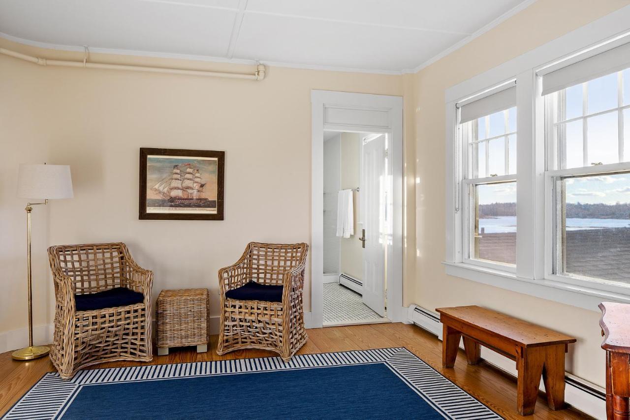 East Wind Inn & Suites Tenants Harbor Екстериор снимка