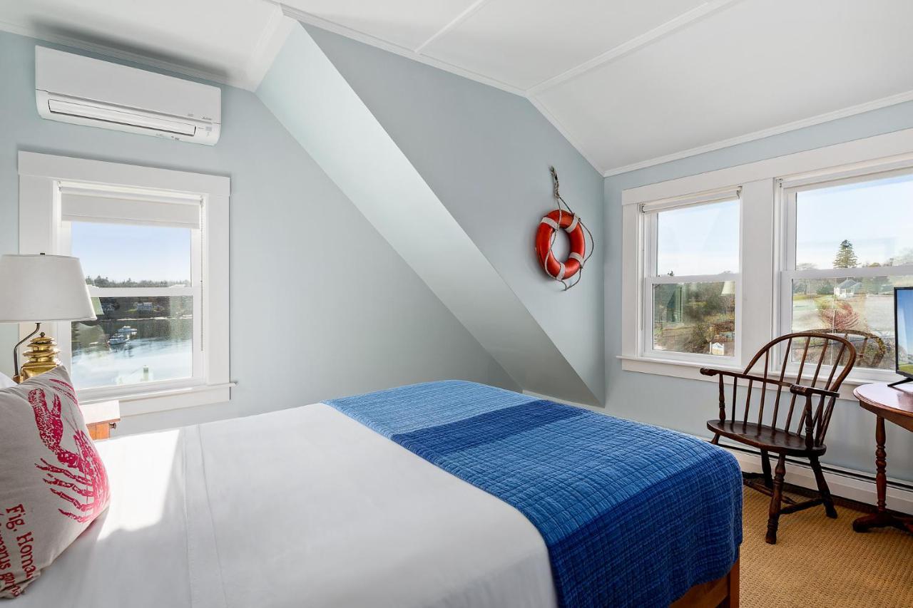 East Wind Inn & Suites Tenants Harbor Екстериор снимка