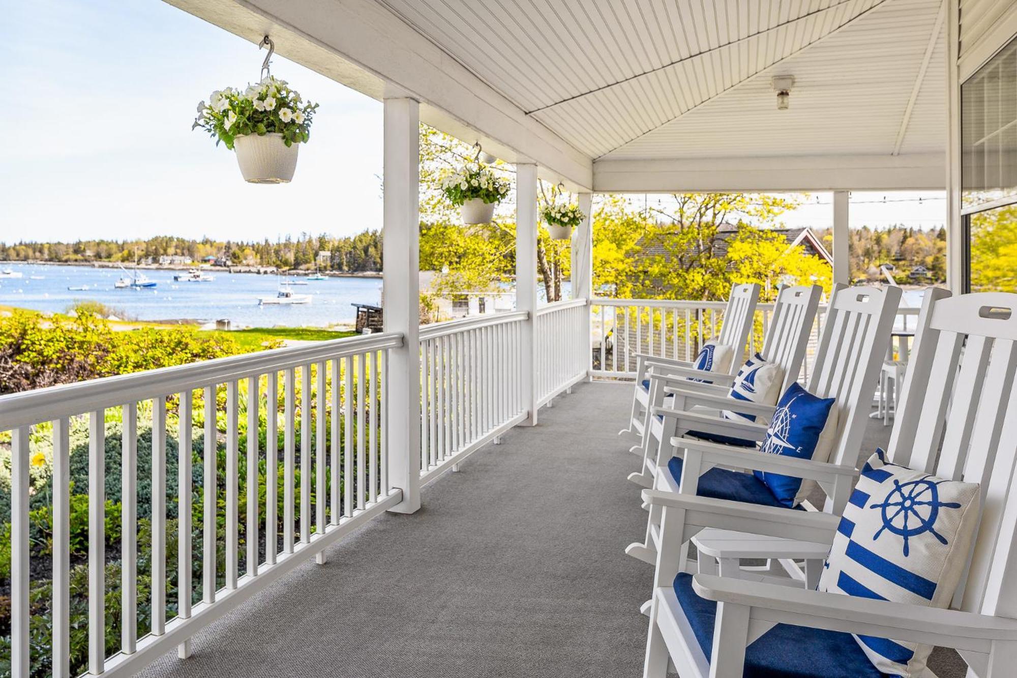 East Wind Inn & Suites Tenants Harbor Екстериор снимка