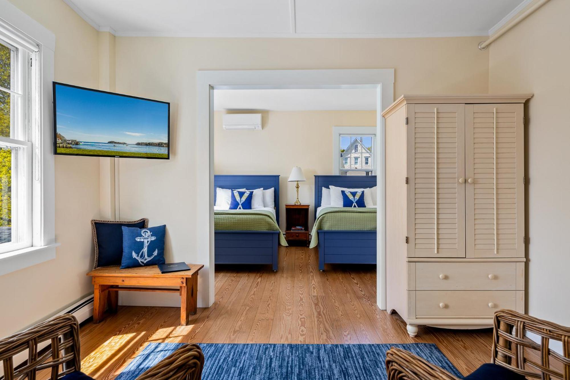 East Wind Inn & Suites Tenants Harbor Екстериор снимка
